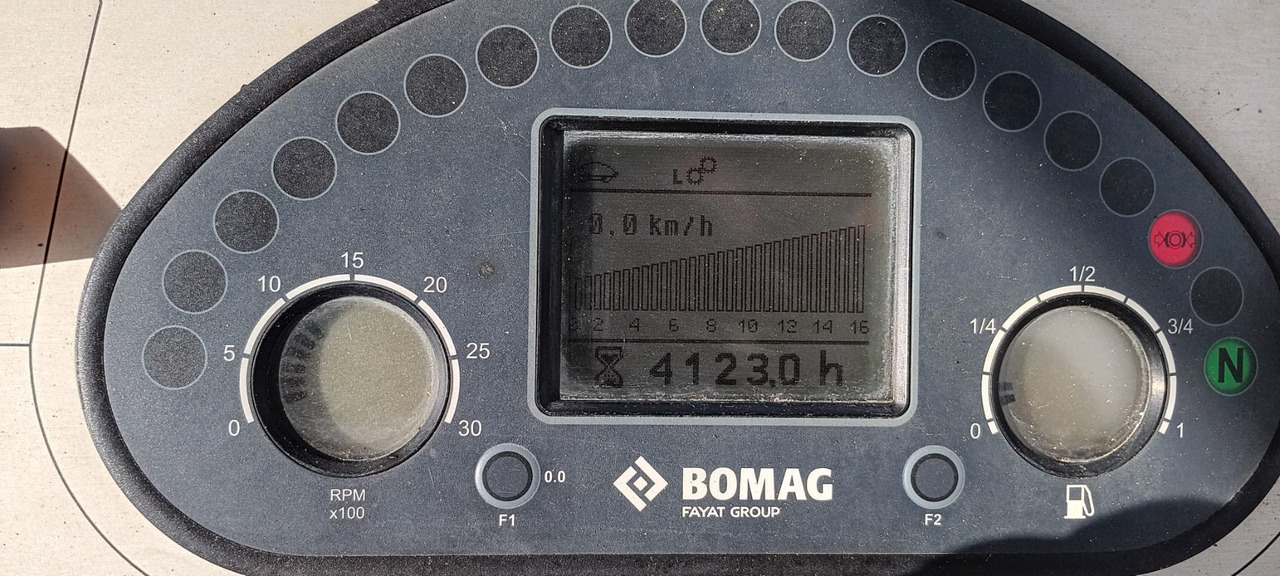 BOMAG IT BF 300 P-2 S340-2 TV Stage IIIb/Tier 4f - Asfaltni finišer: slika 4 BOMAG IT BF 300 P-2 S340-2 TV Stage IIIb/Tier 4f - Asfaltni finišer: slika 4