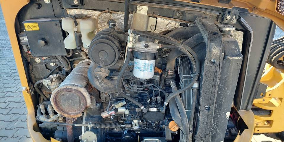 Bager guseničar Minikoparka Caterpillar CAT 302.7D CR: slika 12