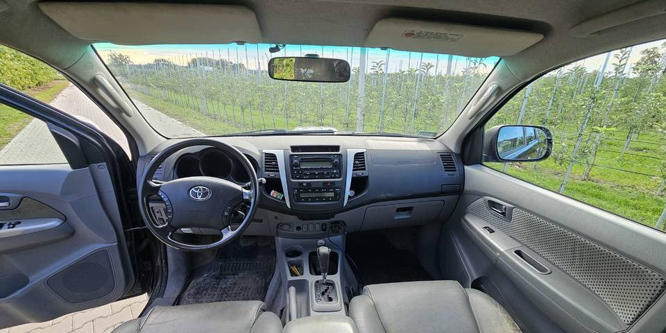Lizing  Toyota Hilux 3.0 SR5 automat 4x4 Toyota Hilux 3.0 SR5 automat 4x4: slika 11