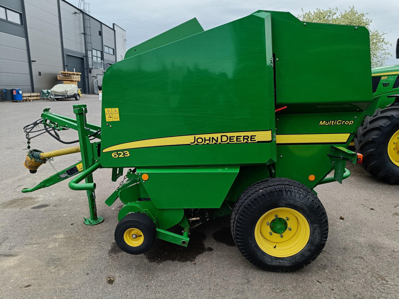 John Deere 623N - Balirka za okrugle bale: slika 1 John Deere 623N - Balirka za okrugle bale: slika 1