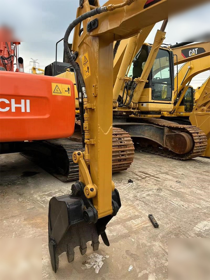 CATERPILLAR 303C CR - Mini bager: slika 2 CATERPILLAR 303C CR - Mini bager: slika 2