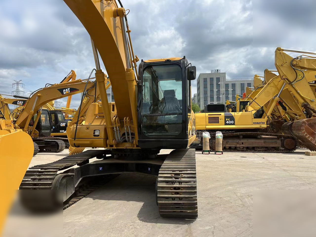 CATERPILLAR 320CL - Bager guseničar: slika 4 CATERPILLAR 320CL - Bager guseničar: slika 4