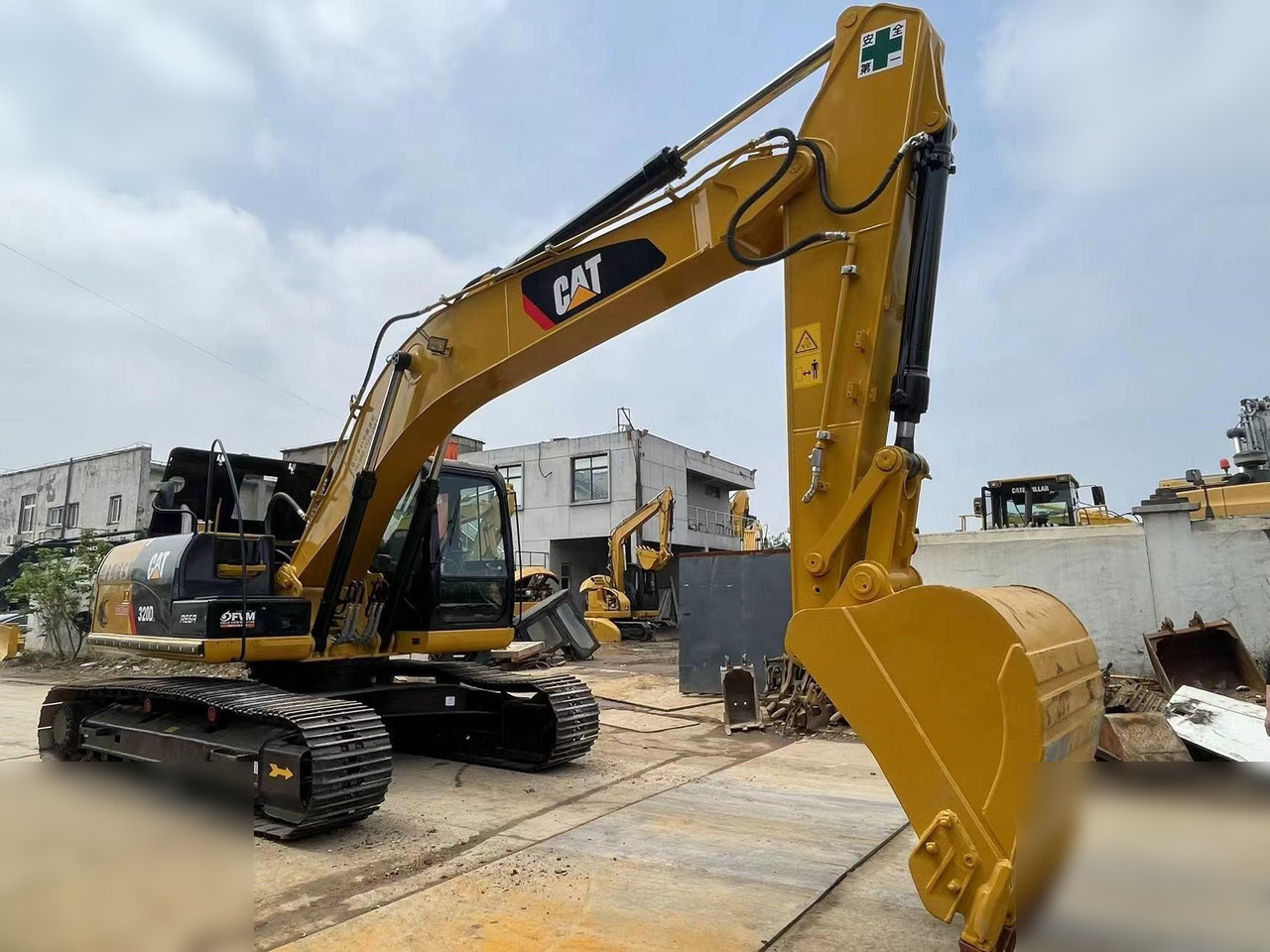 CATERPILLAR 320DL - Bager guseničar: slika 2 CATERPILLAR 320DL - Bager guseničar: slika 2