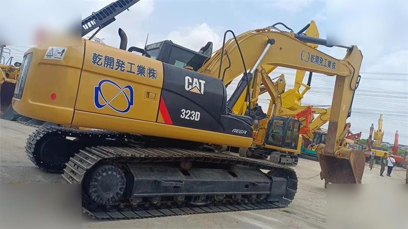 CATERPILLAR 323D - Bager guseničar: slika 1 CATERPILLAR 323D - Bager guseničar: slika 1