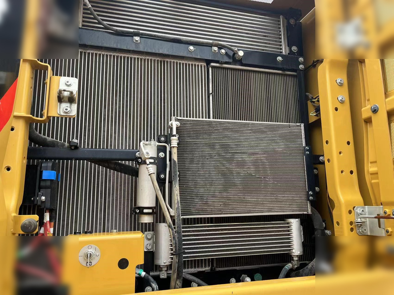 CATERPILLAR 330GC - Bager guseničar: slika 5 CATERPILLAR 330GC - Bager guseničar: slika 5