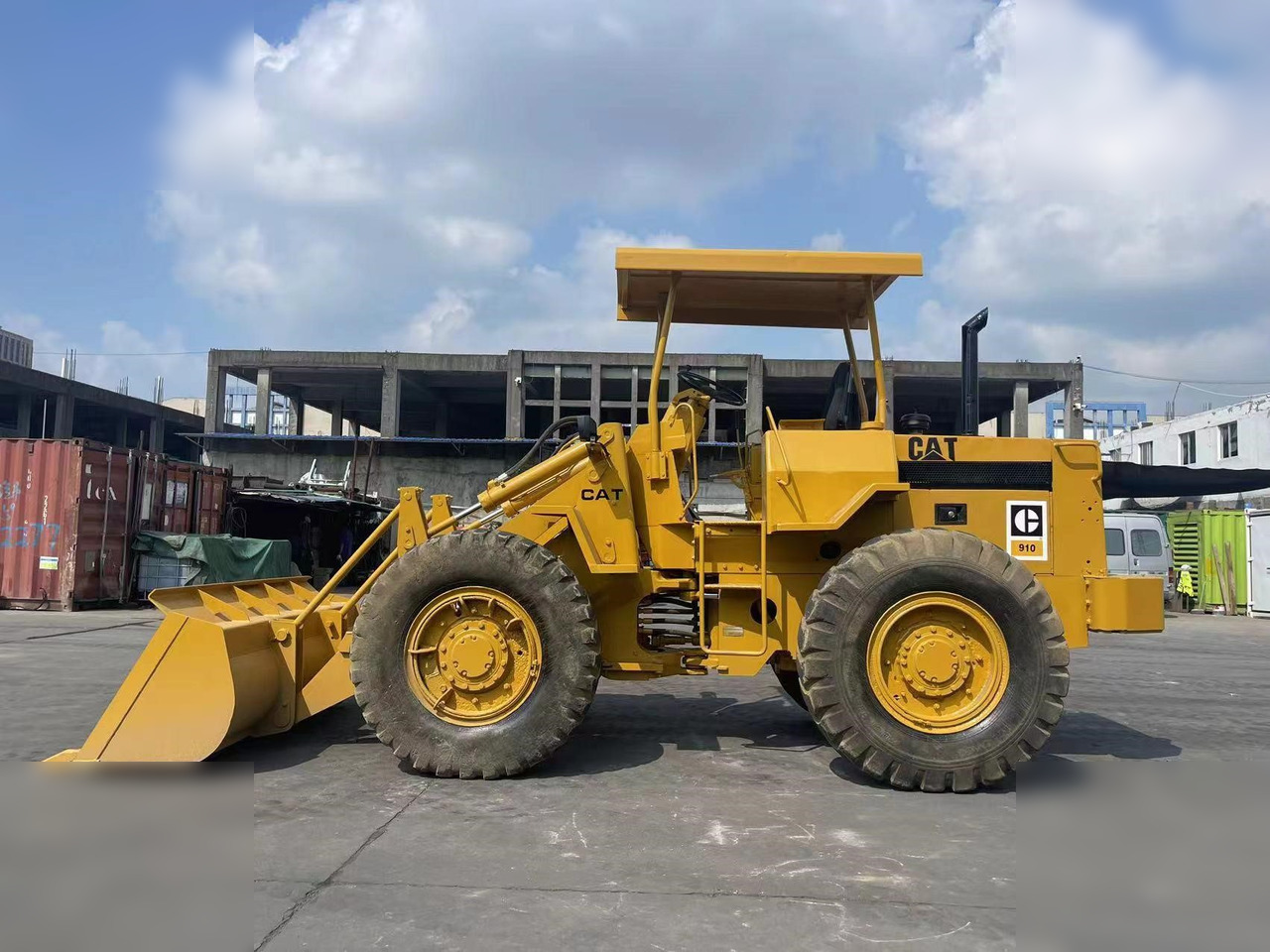 CATERPILLAR 910 - Utovarivač točkaš: slika 1 CATERPILLAR 910 - Utovarivač točkaš: slika 1