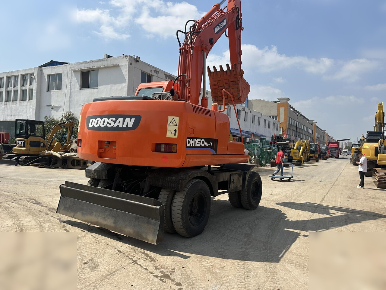 DOOSAN DH150W-7 - Bager točkaš: slika 3 DOOSAN DH150W-7 - Bager točkaš: slika 3