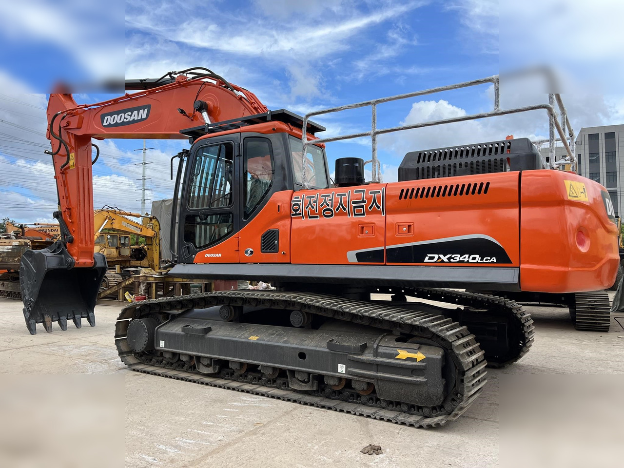 DOOSAN DX340 LCA - Bager guseničar: slika 1 DOOSAN DX340 LCA - Bager guseničar: slika 1