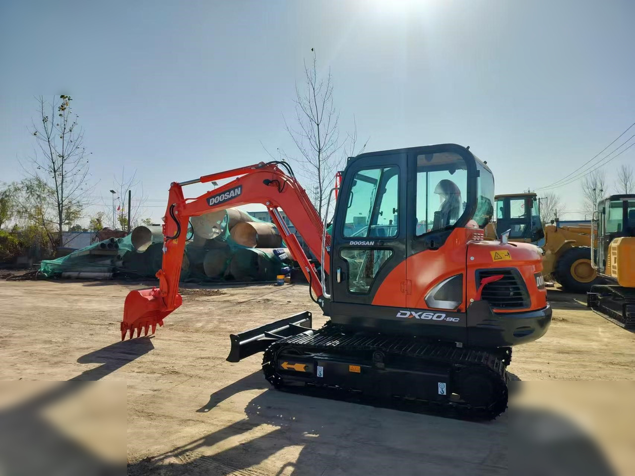 DOOSAN DX60-9C - Bager guseničar: slika 1 DOOSAN DX60-9C - Bager guseničar: slika 1