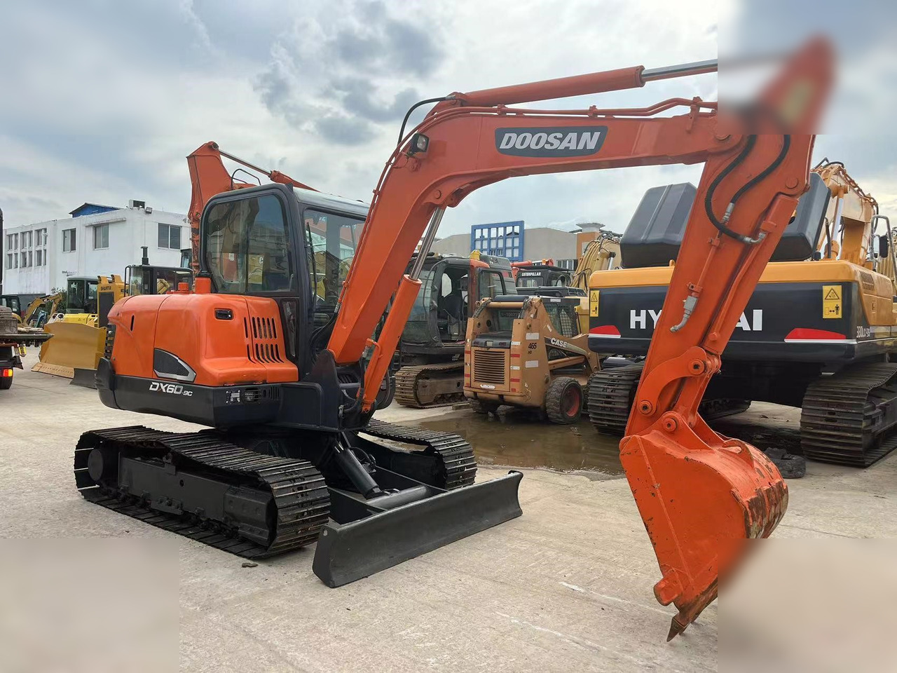DOOSAN DX60-9C - Bager guseničar: slika 1 DOOSAN DX60-9C - Bager guseničar: slika 1