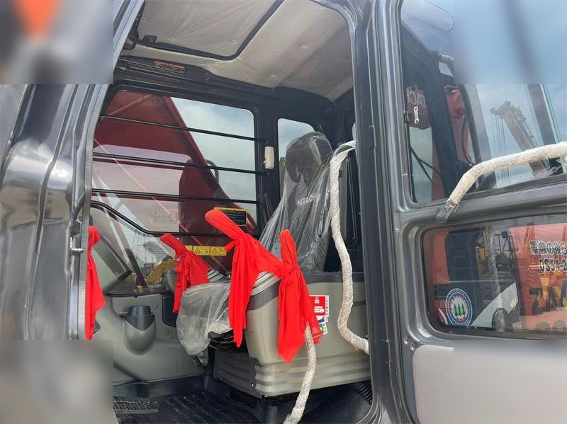 Bager guseničar HITACHI ZX200: slika 7