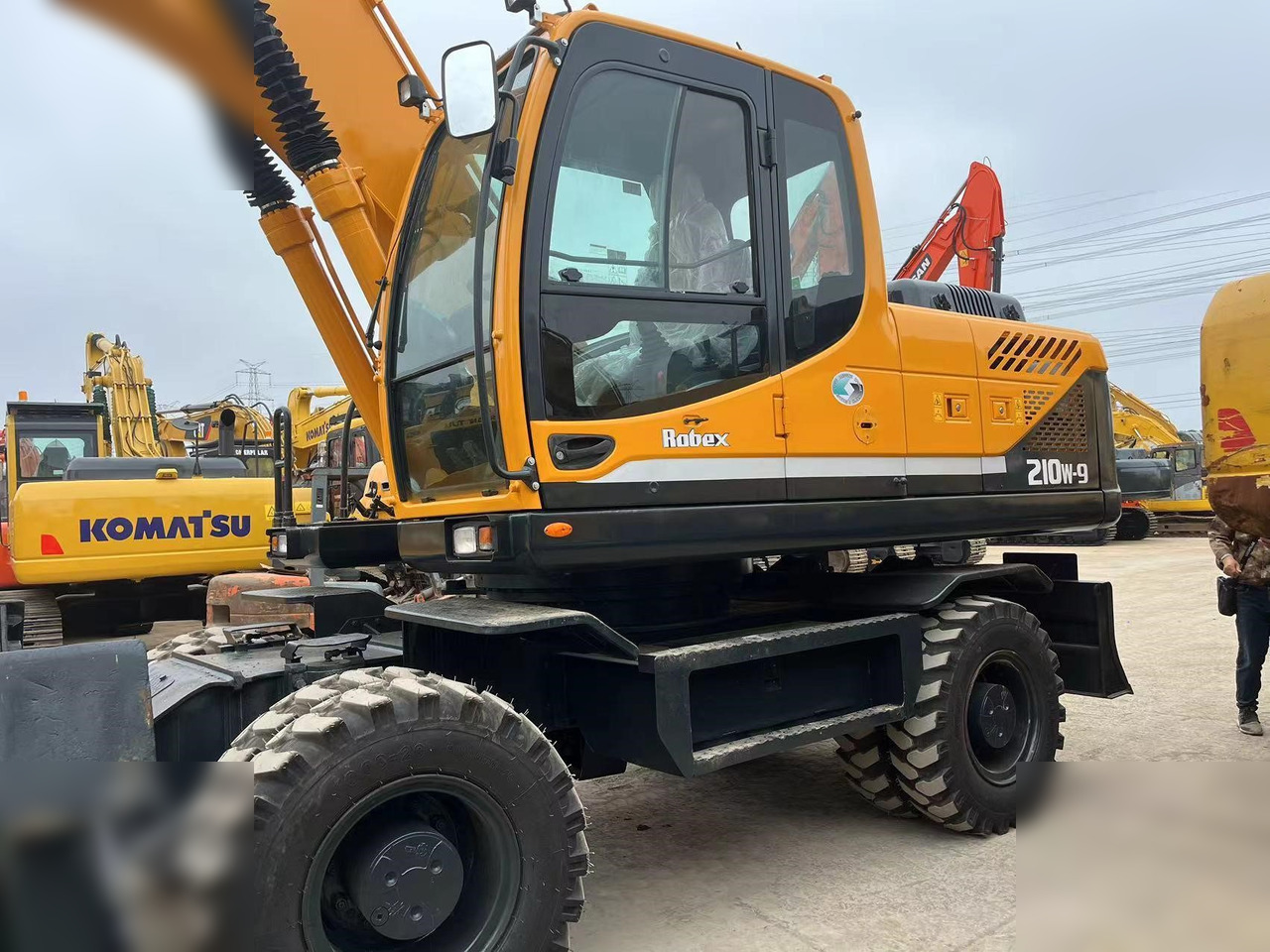 HYUNDAI ROBEX 210W-9 - Bager točkaš: slika 4 HYUNDAI ROBEX 210W-9 - Bager točkaš: slika 4