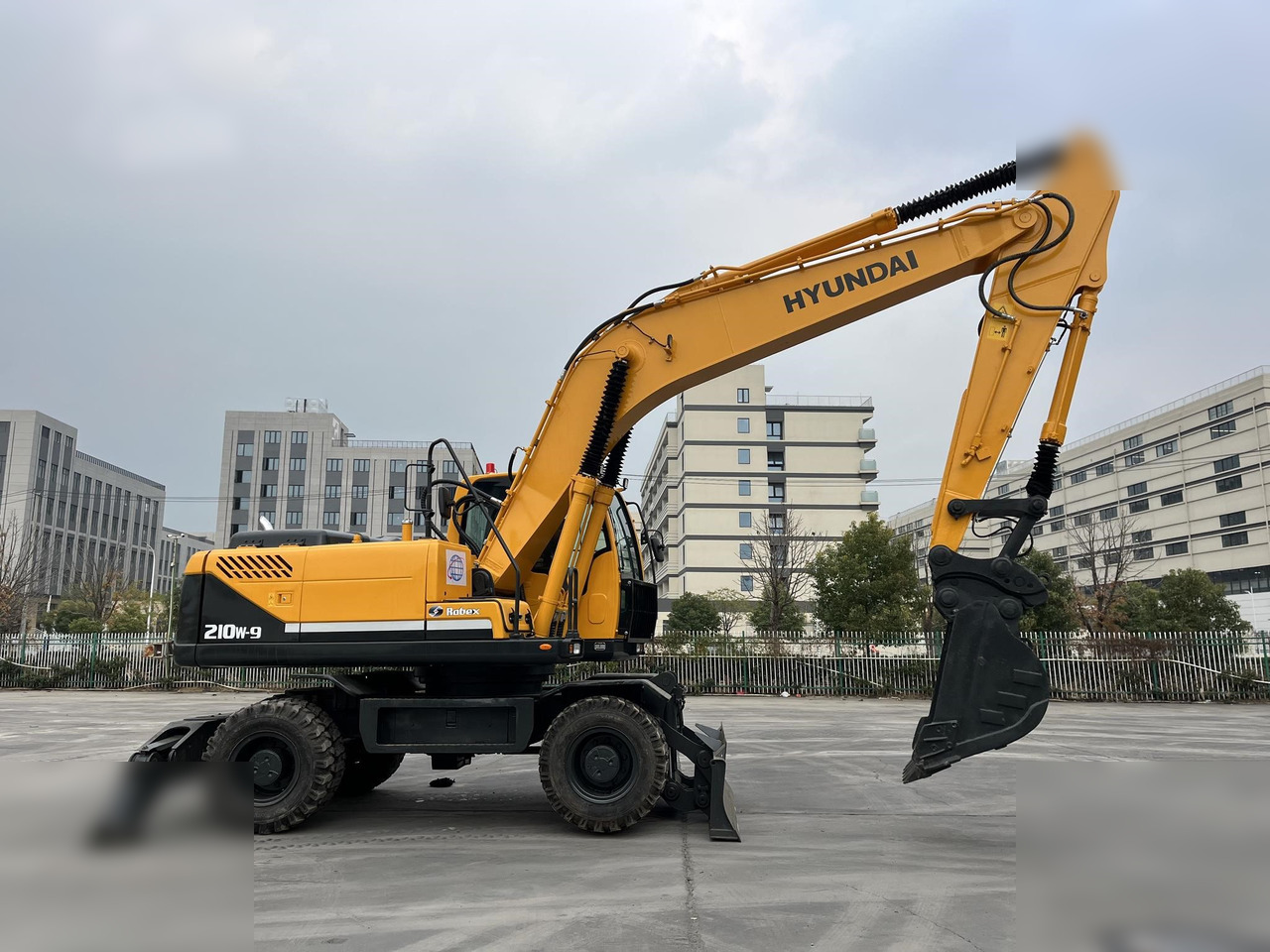 HYUNDAI ROBEX 210W-9 - Bager točkaš: slika 4 HYUNDAI ROBEX 210W-9 - Bager točkaš: slika 4