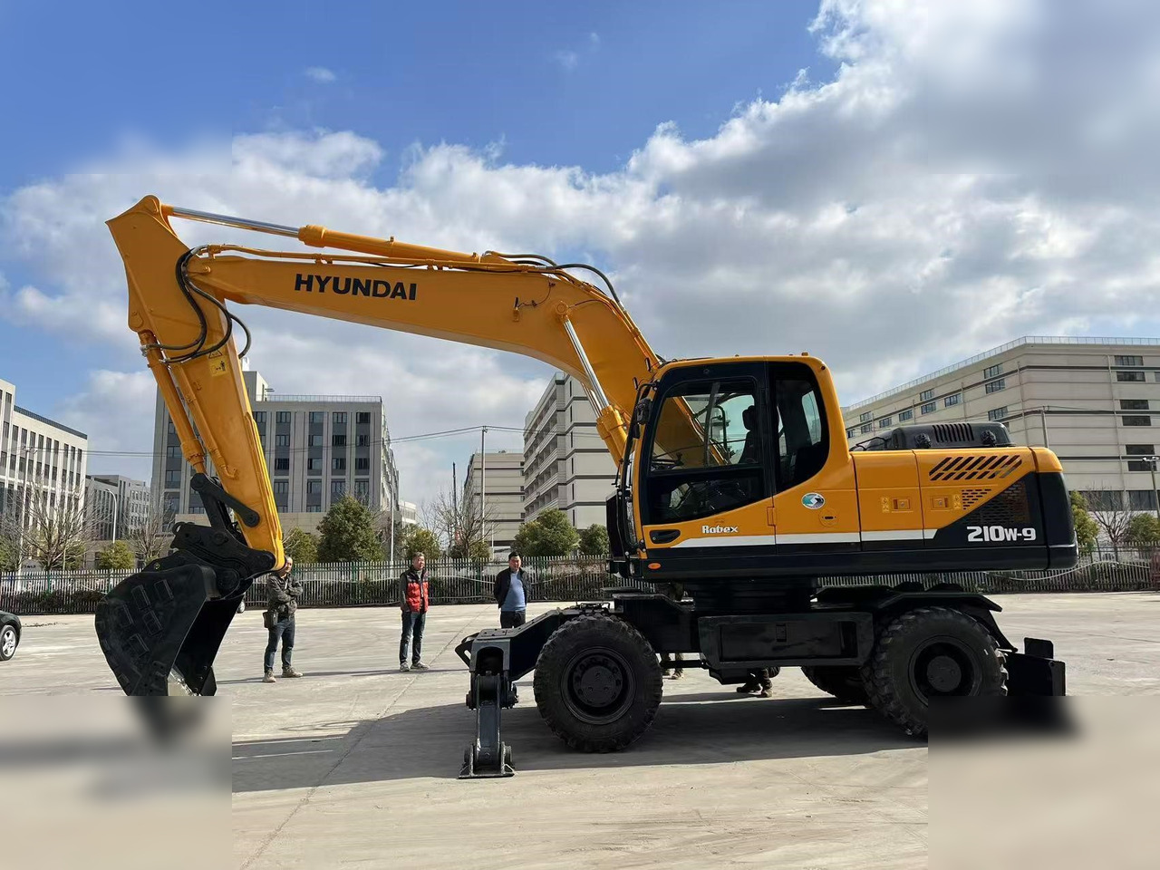HYUNDAI ROBEX 210W-9 - Bager točkaš: slika 2 HYUNDAI ROBEX 210W-9 - Bager točkaš: slika 2