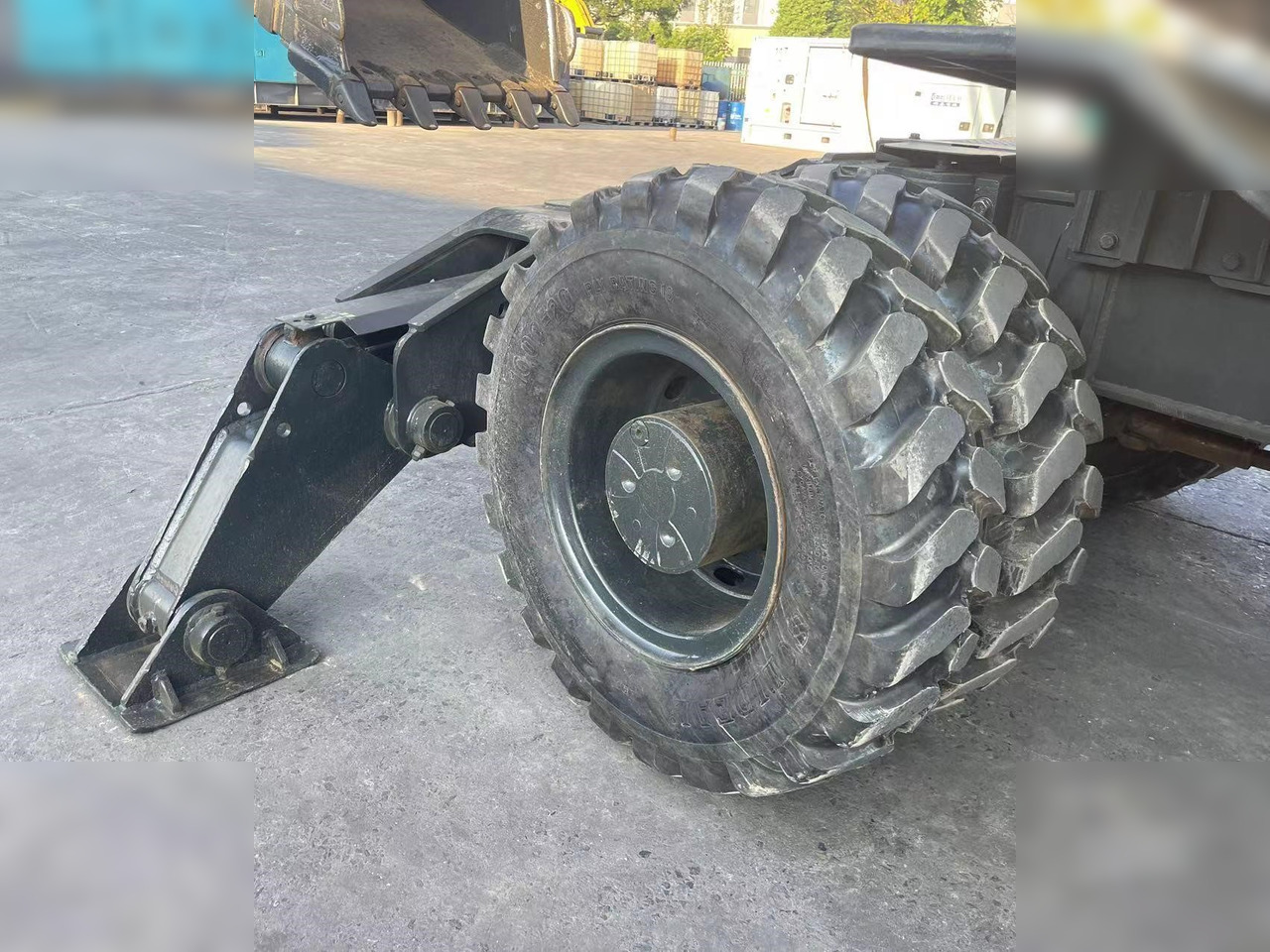 HYUNDAI ROBEX 210W-9S - Bager točkaš: slika 4 HYUNDAI ROBEX 210W-9S - Bager točkaš: slika 4