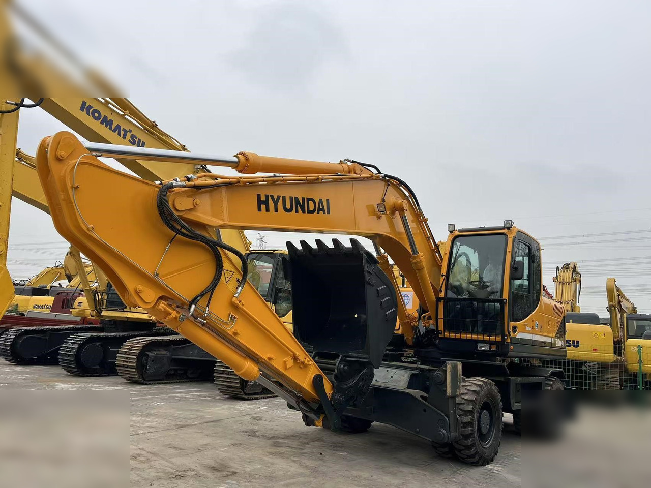 HYUNDAI ROBEX 210W-9S - Bager točkaš: slika 4 HYUNDAI ROBEX 210W-9S - Bager točkaš: slika 4