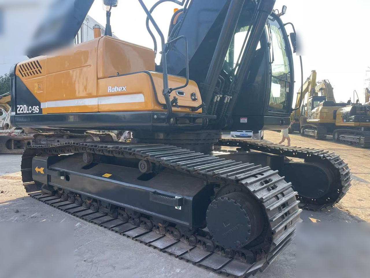 HYUNDAI ROBEX 220 LC-9S - Bager guseničar: slika 4 HYUNDAI ROBEX 220 LC-9S - Bager guseničar: slika 4