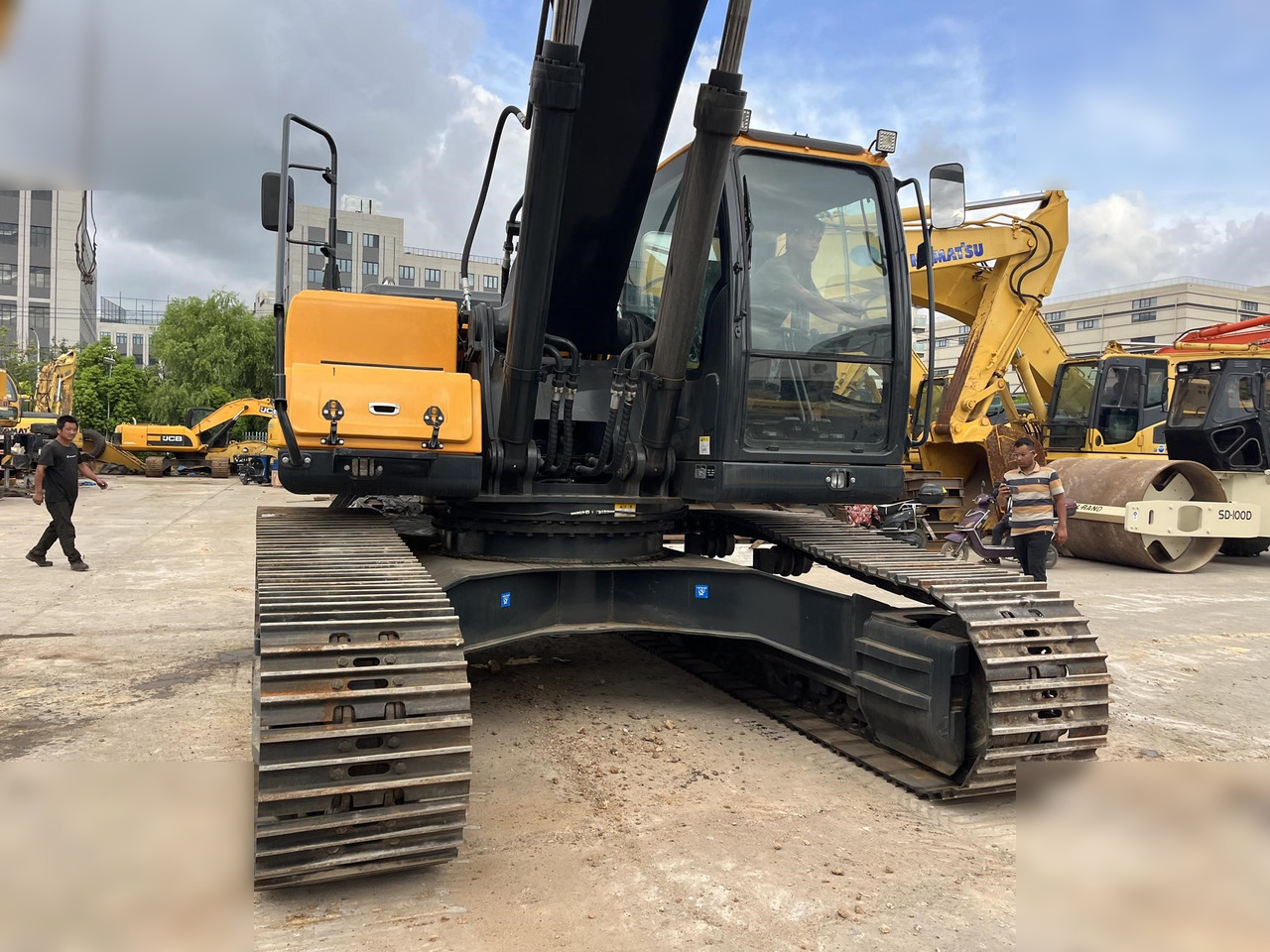 HYUNDAI ROBEX 300 LC-9 - Bager guseničar: slika 4 HYUNDAI ROBEX 300 LC-9 - Bager guseničar: slika 4