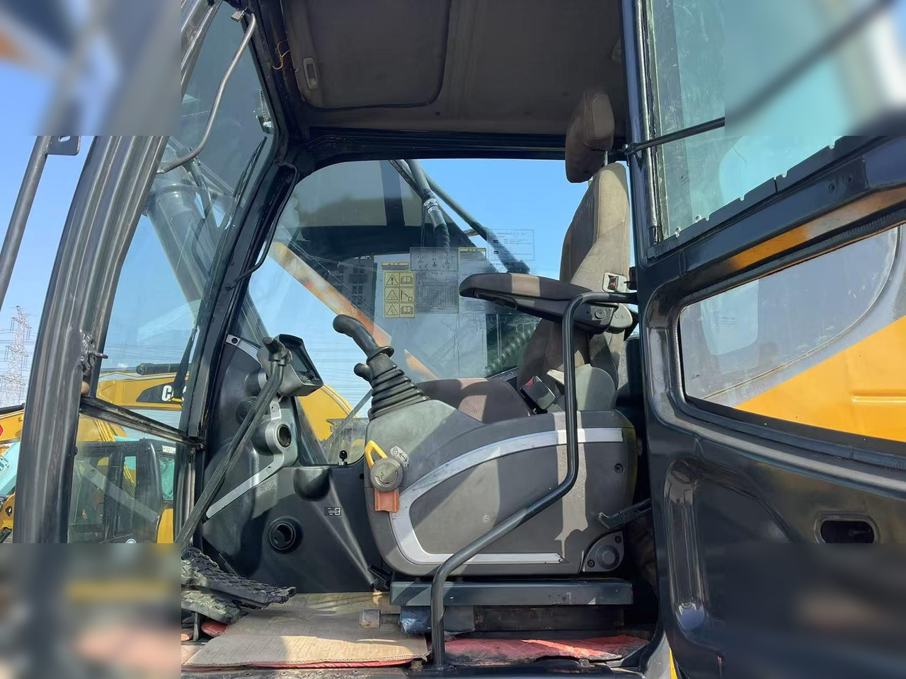 HYUNDAI ROBEX 330 LC-9S - Bager guseničar: slika 4 HYUNDAI ROBEX 330 LC-9S - Bager guseničar: slika 4