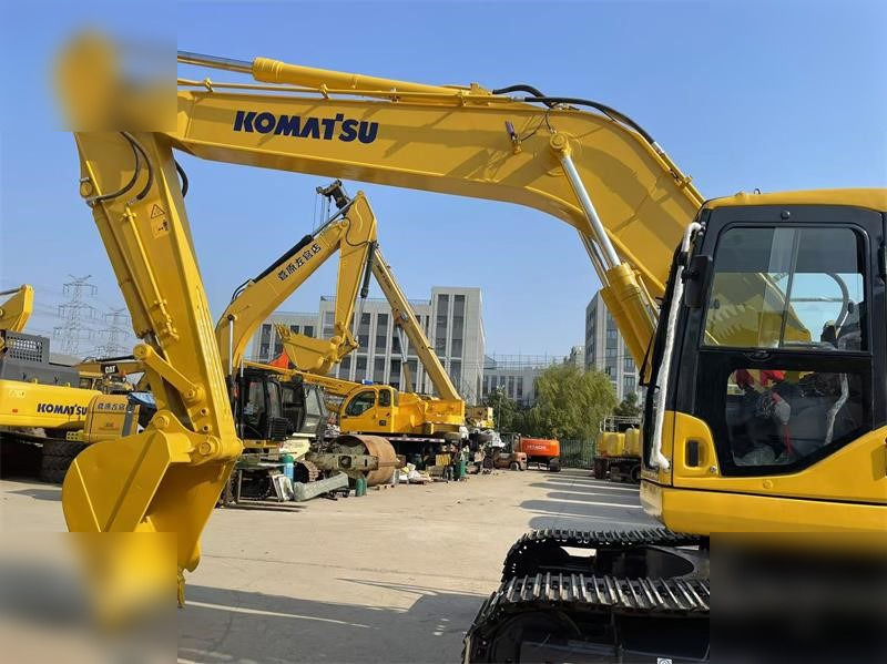KOMATSU PC220-7 - Bager guseničar: slika 4 KOMATSU PC220-7 - Bager guseničar: slika 4