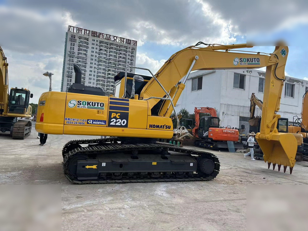 KOMATSU PC220-8 - Bager guseničar: slika 1 KOMATSU PC220-8 - Bager guseničar: slika 1