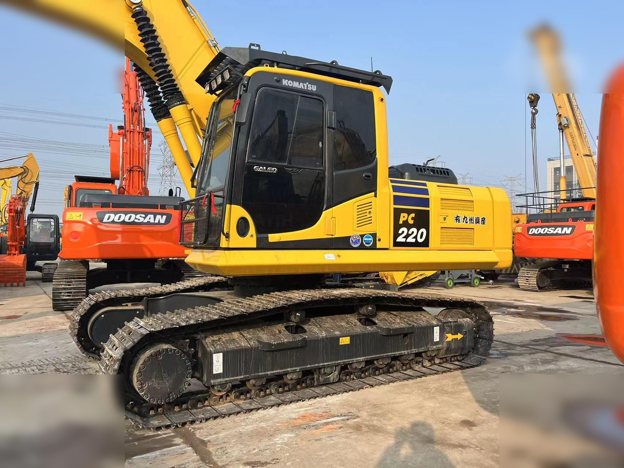KOMATSU PC220-8M0 - Bager guseničar: slika 3 KOMATSU PC220-8M0 - Bager guseničar: slika 3