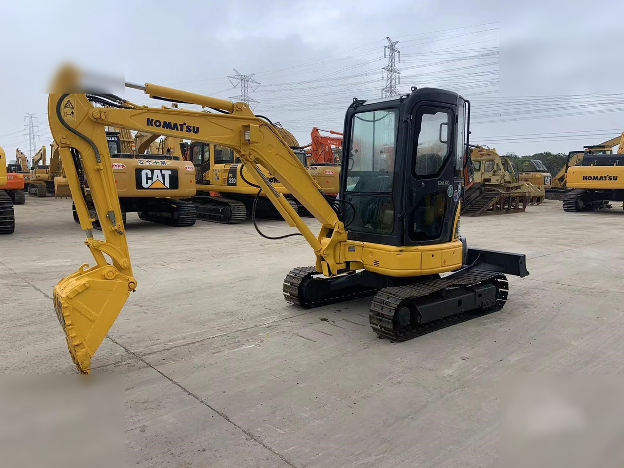KOMATSU PC35MR-2 - Mini bager: slika 1 KOMATSU PC35MR-2 - Mini bager: slika 1