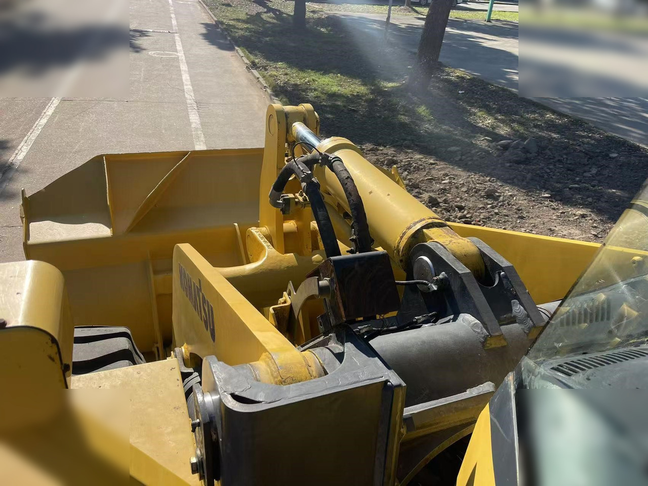 Utovarivač točkaš KOMATSU WA320-5: slika 9