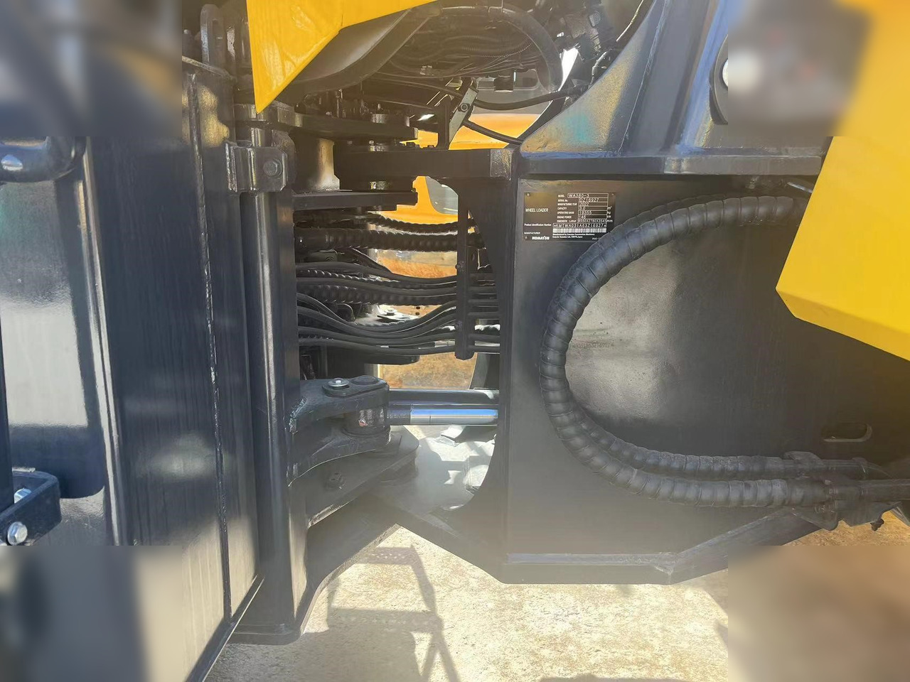 Utovarivač točkaš KOMATSU WA380-3: slika 9