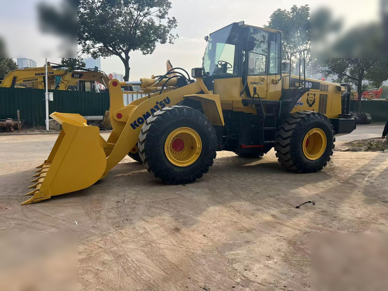 KOMATSU WA380-6 - Utovarivač točkaš: slika 2 KOMATSU WA380-6 - Utovarivač točkaš: slika 2