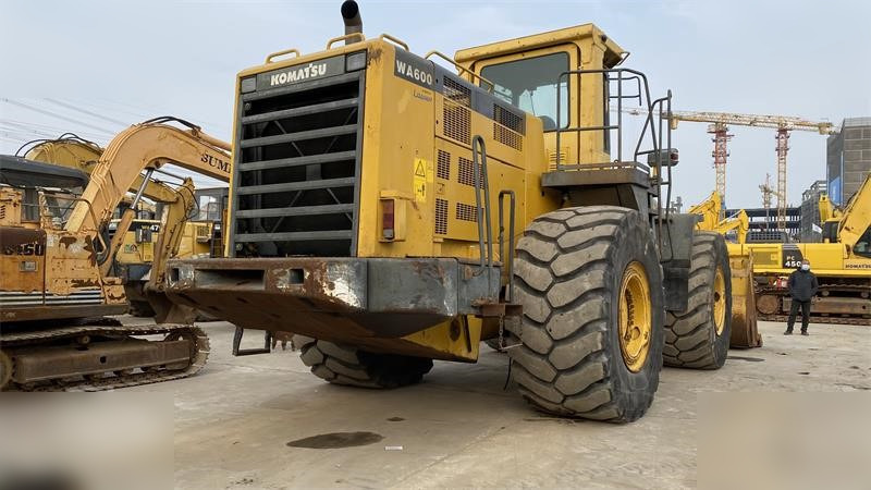 KOMATSU WA600-3 - Utovarivač točkaš: slika 2 KOMATSU WA600-3 - Utovarivač točkaš: slika 2