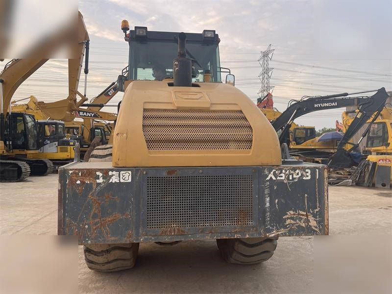 Kompaktor XCMG XS143J: slika 7