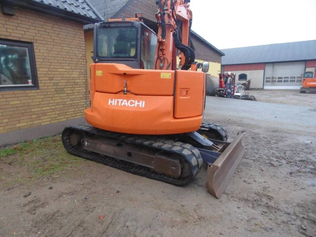 Hitachi 85US - Mini bager: slika 1 Hitachi 85US - Mini bager: slika 1