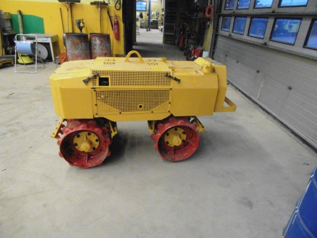 Wacker Lerpackningsvält WDH 86/110 1400 kg - Mini valjak: slika 1 Wacker Lerpackningsvält WDH 86/110 1400 kg - Mini valjak: slika 1