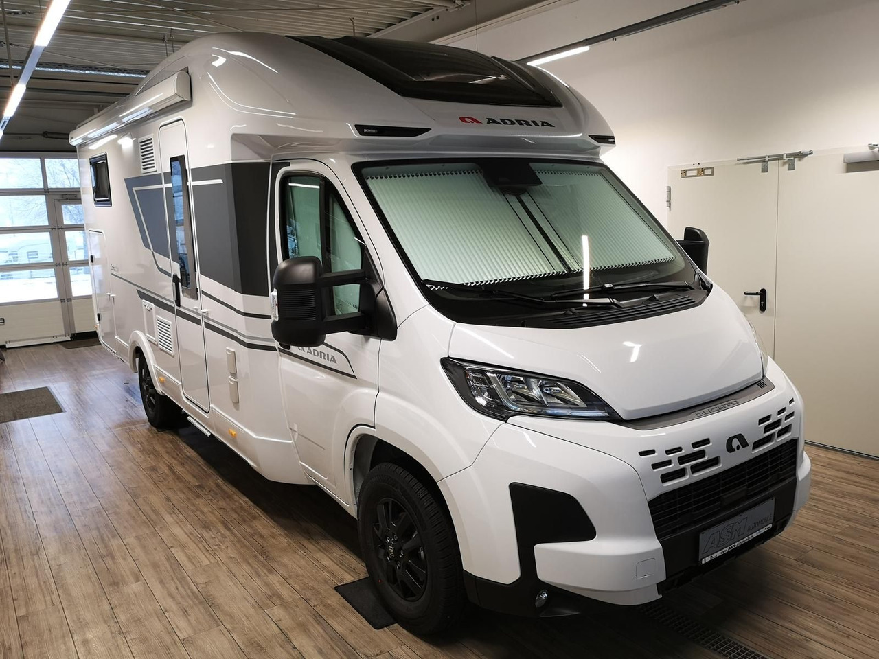 Adria Coral ALL-IN 650 DL*SOLAR*MARKISE*NAVI*SOFORT* - Poluintegrisani kamper: slika 3 Adria Coral ALL-IN 650 DL*SOLAR*MARKISE*NAVI*SOFORT* - Poluintegrisani kamper: slika 3