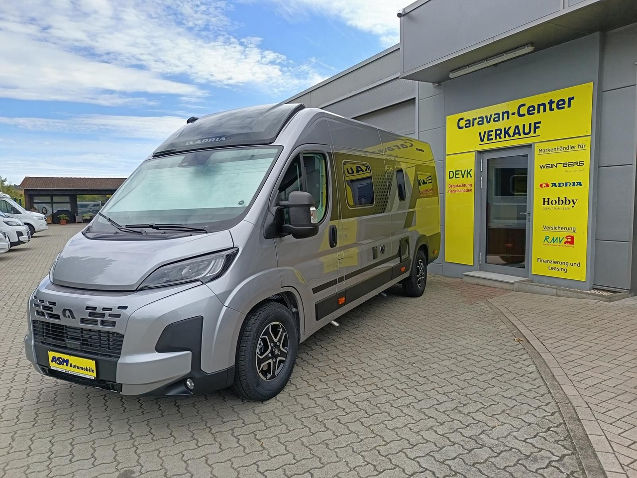 Adria Twin "60Y" 640 SGX 3,5 MAXI*JUBILEE*MARKISE*LED* - Kamp kombi: slika 2 Adria Twin "60Y" 640 SGX 3,5 MAXI*JUBILEE*MARKISE*LED* - Kamp kombi: slika 2