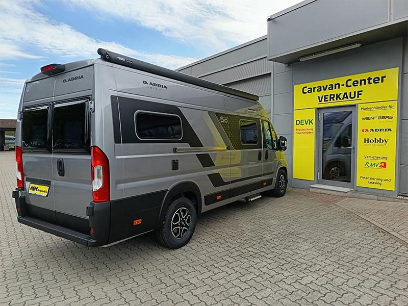 Adria Twin "60Y" 640 SGX 3,5 MAXI*JUBILEE*MARKISE*LED* - Kamp kombi: slika 4 Adria Twin "60Y" 640 SGX 3,5 MAXI*JUBILEE*MARKISE*LED* - Kamp kombi: slika 4