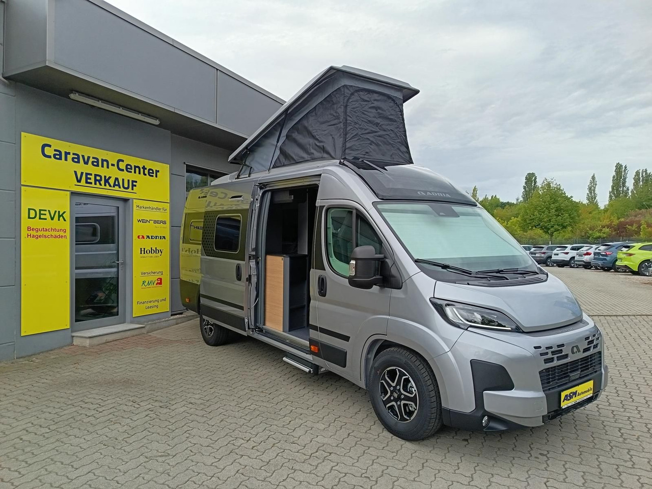 Adria Twin "60Y" 640 SGX 4,25MAXI*JUBILEE*AUFSTELLDACH - Kamp kombi: slika 2 Adria Twin "60Y" 640 SGX 4,25MAXI*JUBILEE*AUFSTELLDACH - Kamp kombi: slika 2