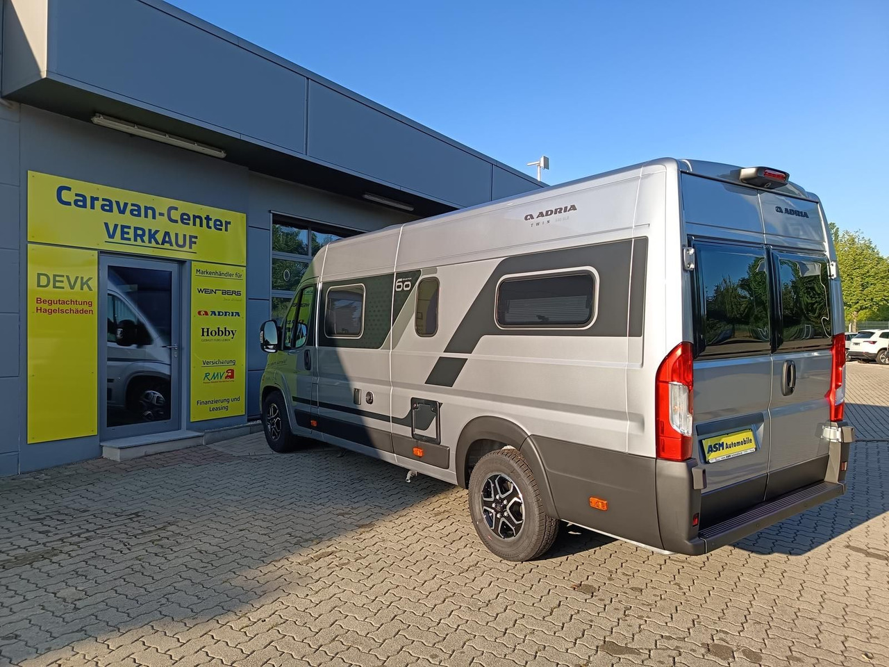 Adria Twin "60Y" 640 SLB*180 PS*4,25t MAXI*COMBI D 6E* - Kamp kombi: slika 3 Adria Twin "60Y" 640 SLB*180 PS*4,25t MAXI*COMBI D 6E* - Kamp kombi: slika 3