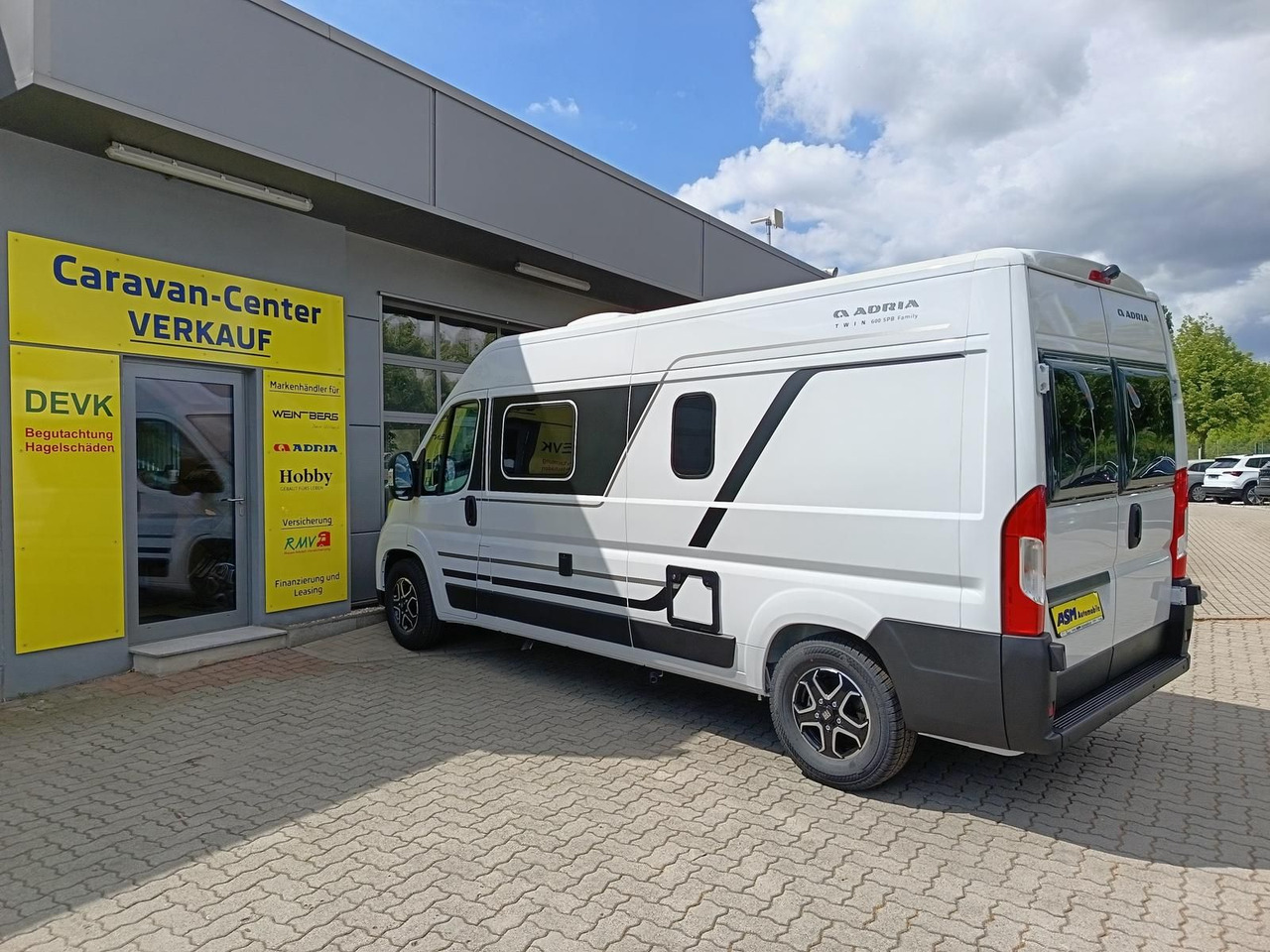 Adria Twin Twin 600 SPB Family*SAFETY*STYLE*DAB*SOFORT - Kamp kombi: slika 4 Adria Twin Twin 600 SPB Family*SAFETY*STYLE*DAB*SOFORT - Kamp kombi: slika 4