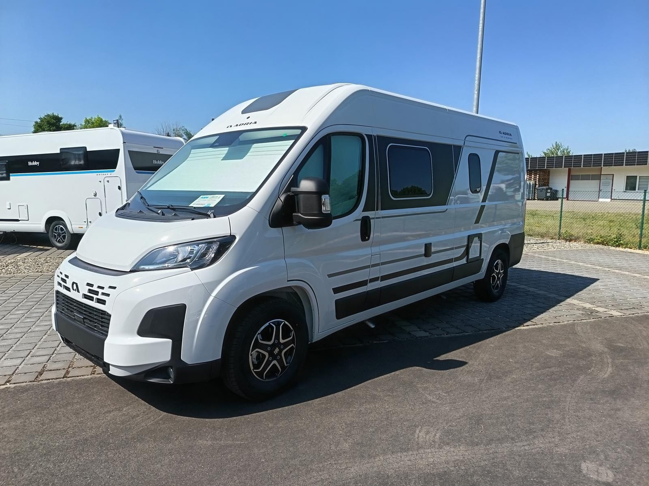Adria Twin Twin 600 SPB Family*SAFETY+STYLE*DAB*SOFORT - Kamp kombi: slika 3 Adria Twin Twin 600 SPB Family*SAFETY+STYLE*DAB*SOFORT - Kamp kombi: slika 3