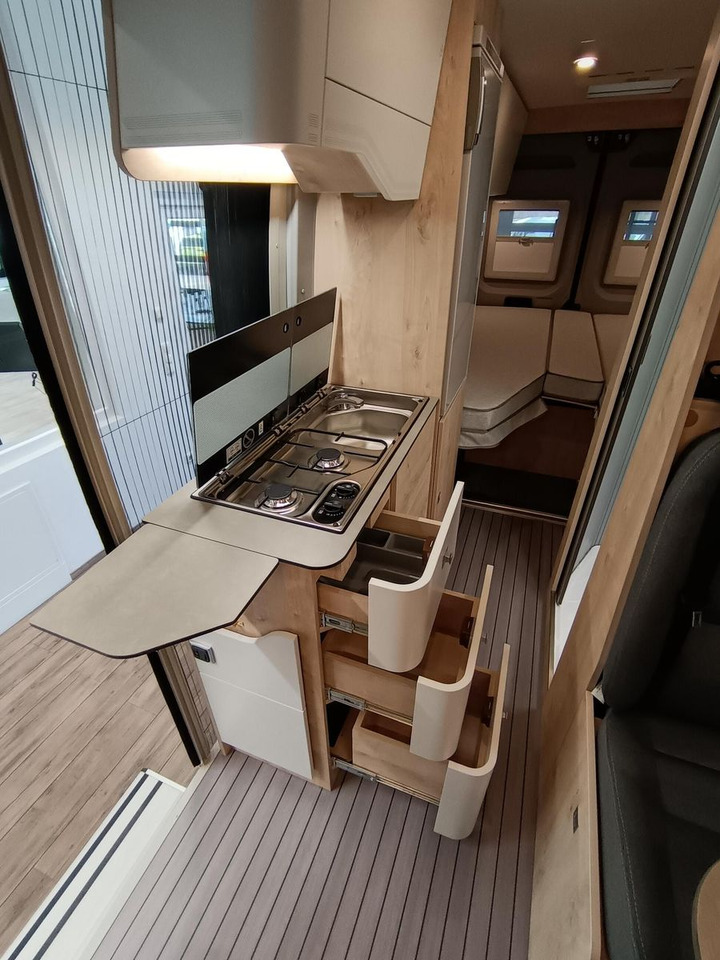 Lizing  Clever Runner Heavy Dangel 4x4*Truma C6 Diesel*Elektro* Clever Runner Heavy Dangel 4x4*Truma C6 Diesel*Elektro*: slika 16