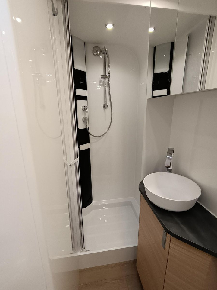 Poluintegrisani kamper Hobby MAXIA T 740 WF 132 kW*4,4 t*2026*LITHIUM*MARKISE: slika 18