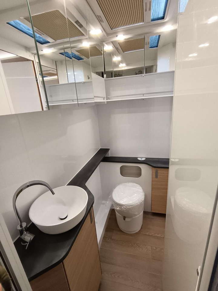 Poluintegrisani kamper Hobby MAXIA T 740 WF 132 kW*4,4 t*2026*LITHIUM*MARKISE: slika 19