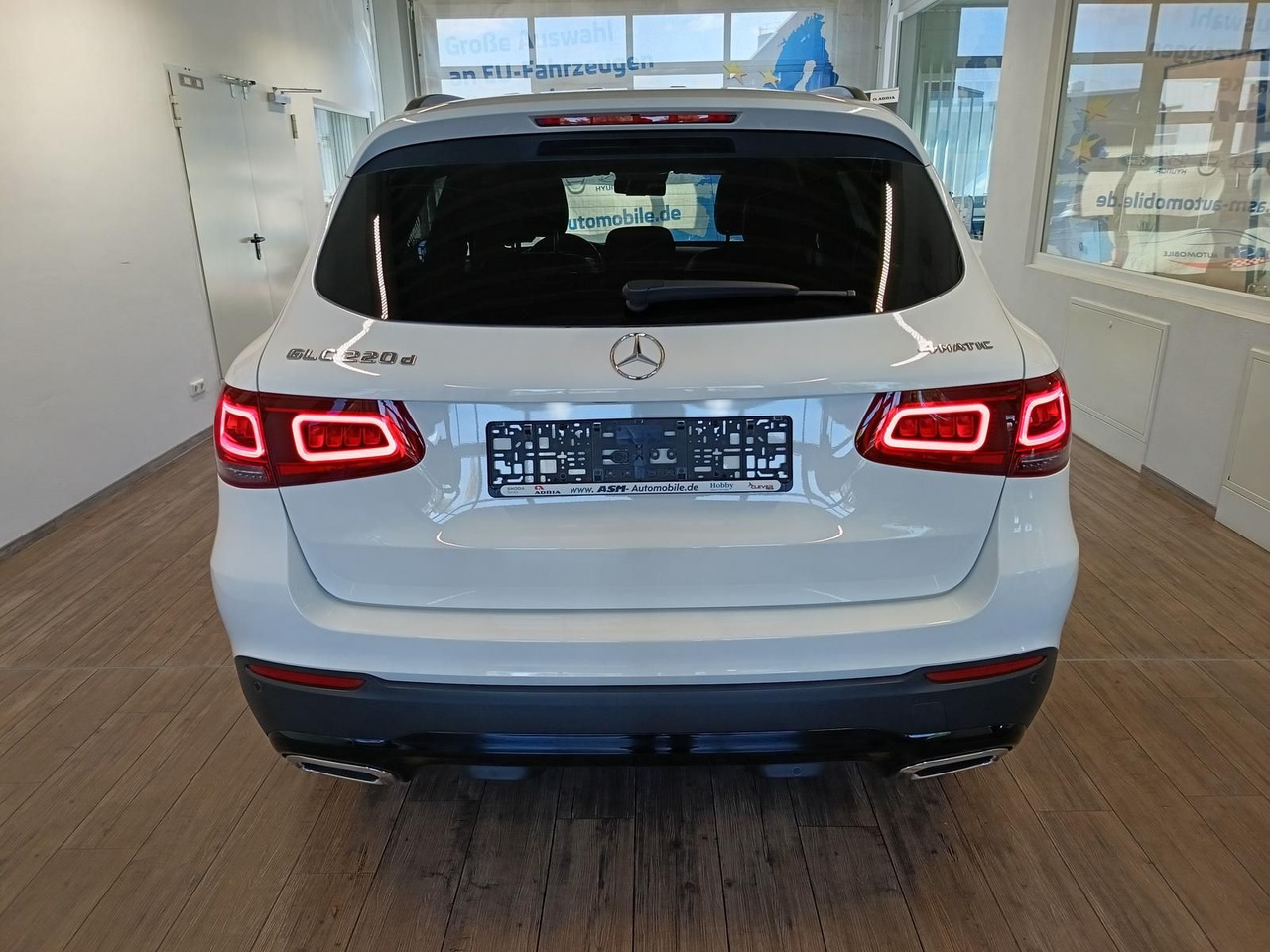 Mercedes-Benz GLC 220d AMG Line 4MATIC*AHK*NAVI*LED*R-KAM*DAB* - SUV: slika 5 Mercedes-Benz GLC 220d AMG Line 4MATIC*AHK*NAVI*LED*R-KAM*DAB* - SUV: slika 5