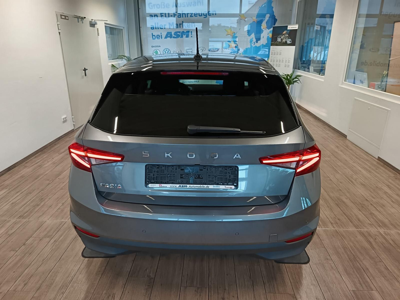 Skoda Fabia 30 Jahre DSG*VORBER.AHK*LED*R-KAM*TEMP*DAB - Limuzina: slika 5 Skoda Fabia 30 Jahre DSG*VORBER.AHK*LED*R-KAM*TEMP*DAB - Limuzina: slika 5