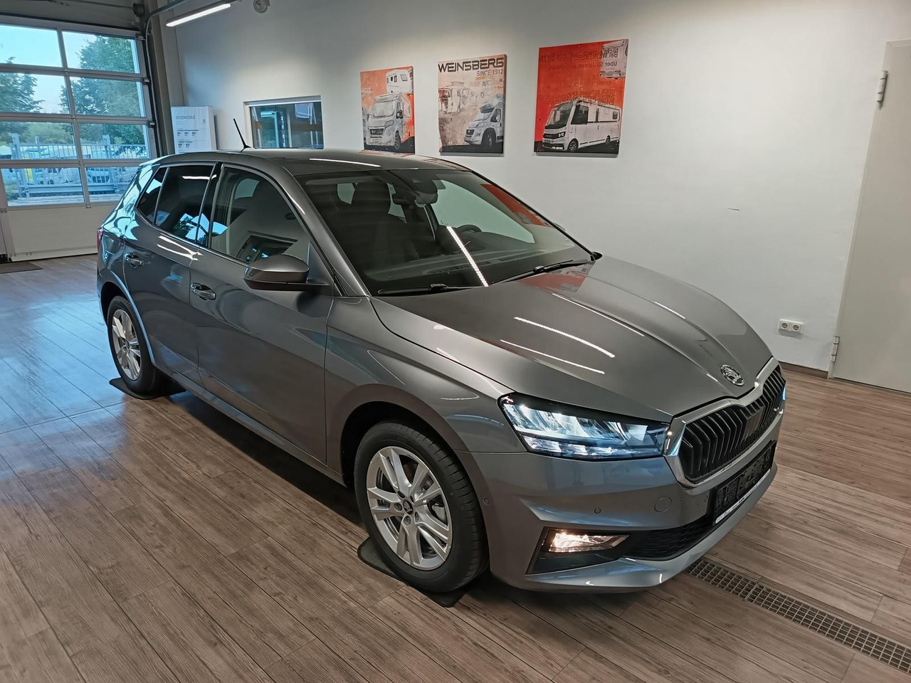 Skoda Fabia 30 Jahre DSG*VORBER.AHK*LED*R-KAM*TEMP*DAB - Limuzina: slika 3 Skoda Fabia 30 Jahre DSG*VORBER.AHK*LED*R-KAM*TEMP*DAB - Limuzina: slika 3