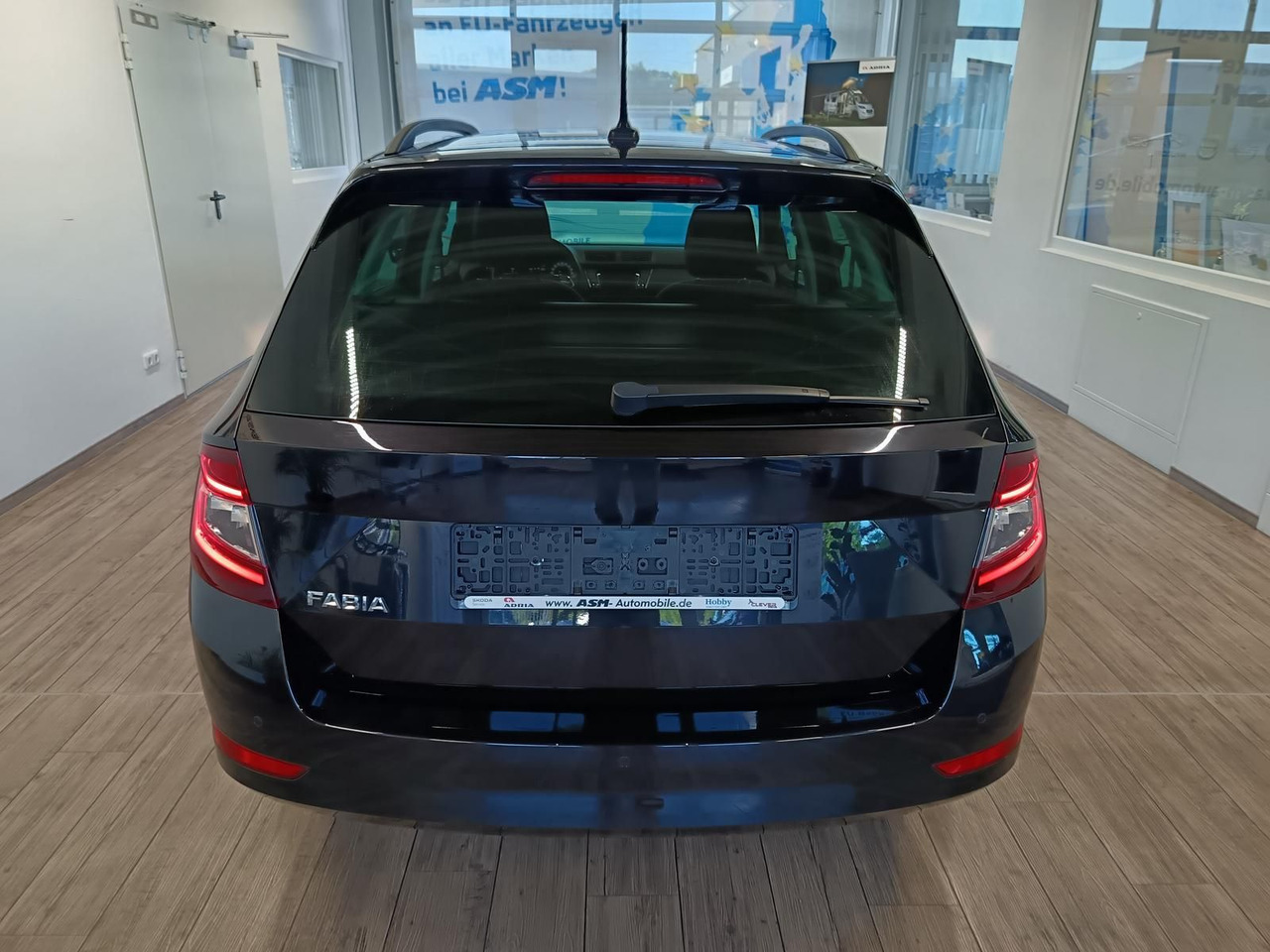 Skoda Fabia Ambition Combi 1,0 TSI*Bi-LED*NAVI*SHZ*DAB - Automobil: slika 5 Skoda Fabia Ambition Combi 1,0 TSI*Bi-LED*NAVI*SHZ*DAB - Automobil: slika 5