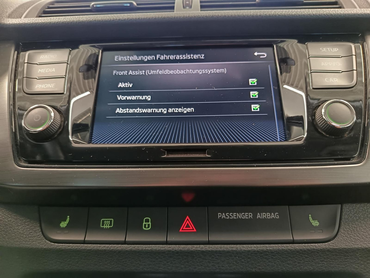 Karavan Skoda Fabia Combi Style 1.0 TSI*AHK*LED*R-KAM*PDC*SHZ*: slika 15 Karavan Skoda Fabia Combi Style 1.0 TSI*AHK*LED*R-KAM*PDC*SHZ*: slika 15