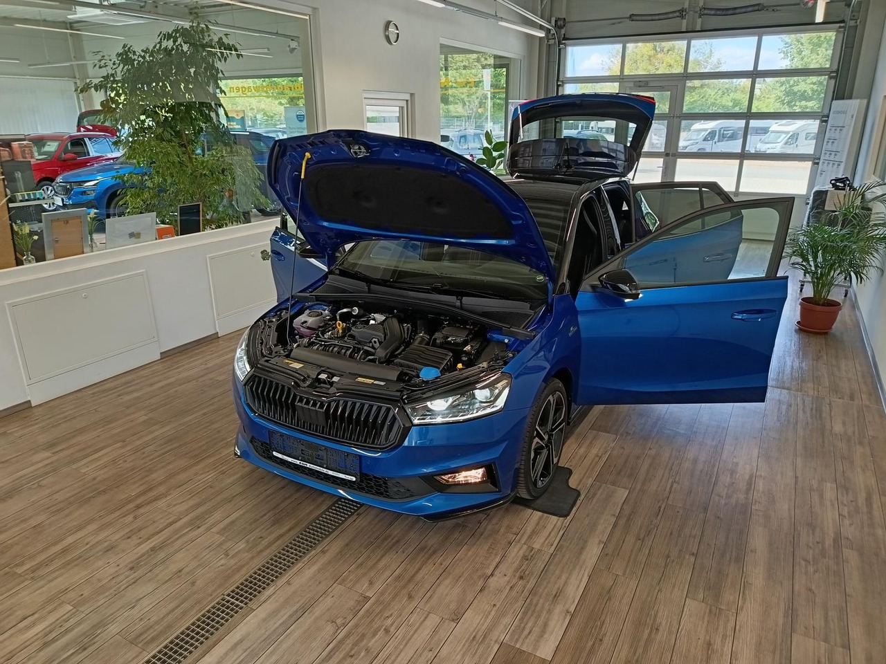 Skoda Fabia Monte Carlo 110 kW DSG*LED*ACC*R-KAM*KESSY - Limuzina: slika 2 Skoda Fabia Monte Carlo 110 kW DSG*LED*ACC*R-KAM*KESSY - Limuzina: slika 2